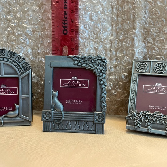 Austin Collection set of 3 small frames cats sitting in the windowNEW NEVER USED - Picture 5 of 8